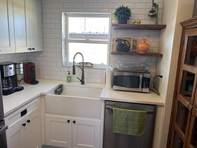 Building Photo - 390 S Garrison St