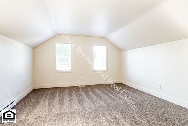 Building Photo - 1240 1/2 Boone St
