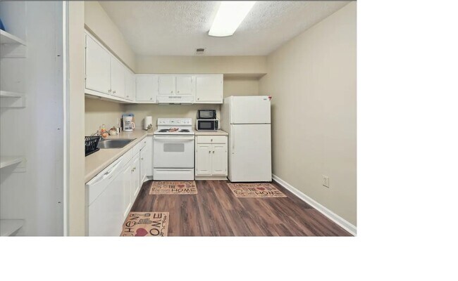 Building Photo - 144 Scandia Cir