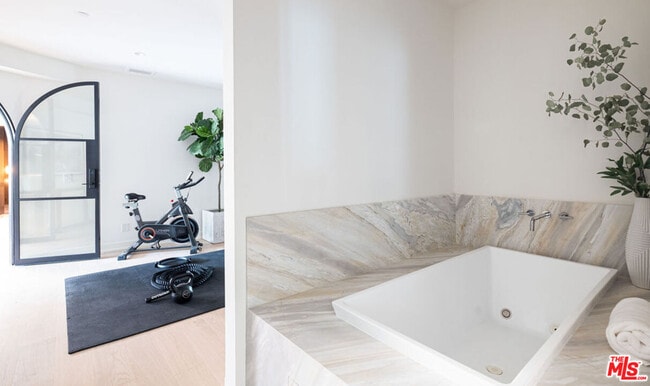 Building Photo - 1121 Tower Rd