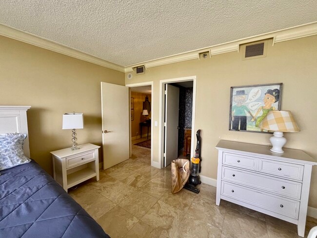 Building Photo - 4100 N Ocean Dr
