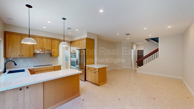 Building Photo - 2212 Summerhill Dr