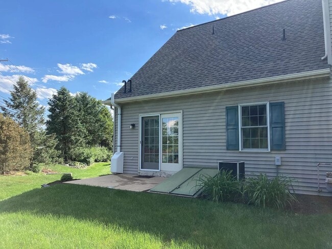 Building Photo - Spacious 3 Bed 2 Bath Townhouse In Lititz