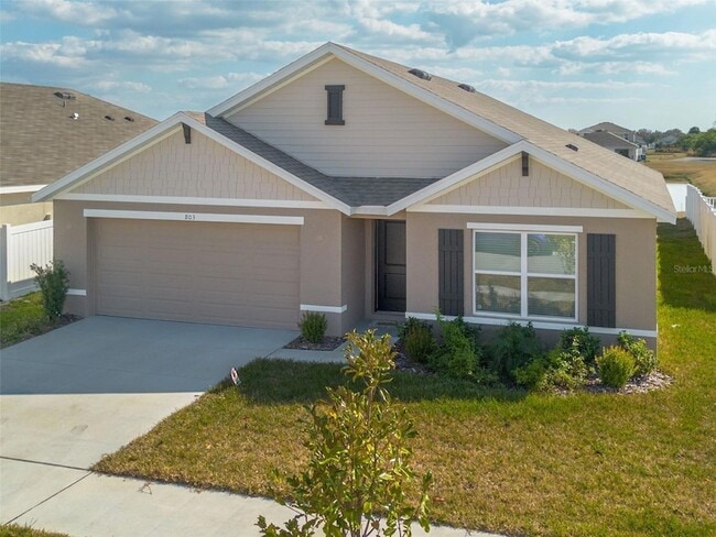 Building Photo - 803 Ace Outlaw Ave