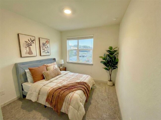 Building Photo - 257 Geminiflora Bend