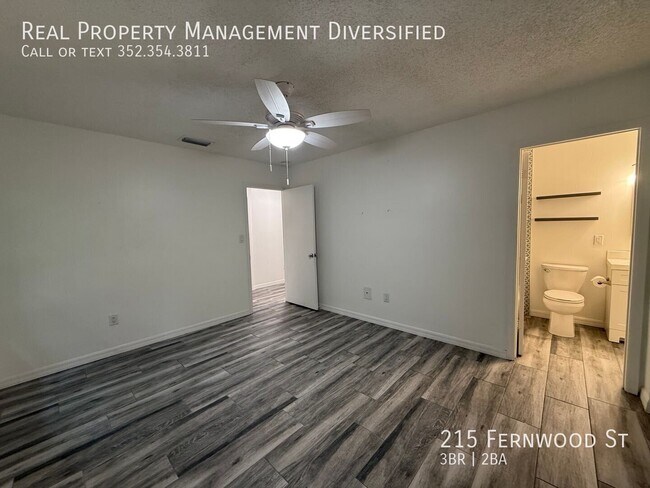 Building Photo - 215 Fernwood St