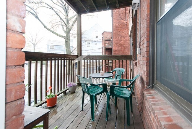 Building Photo - Nice, Affordable Brighton 5 Bed/2 Bath right off Beacon St for 9/1.  NO BROKER FEE!!!