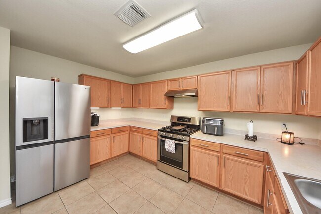 Building Photo - 17006 Kemble Creek Dr