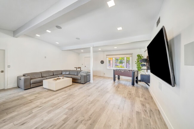 Building Photo - 22374 Algunas Rd