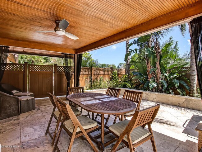 Building Photo - 88 Oakwood Rd