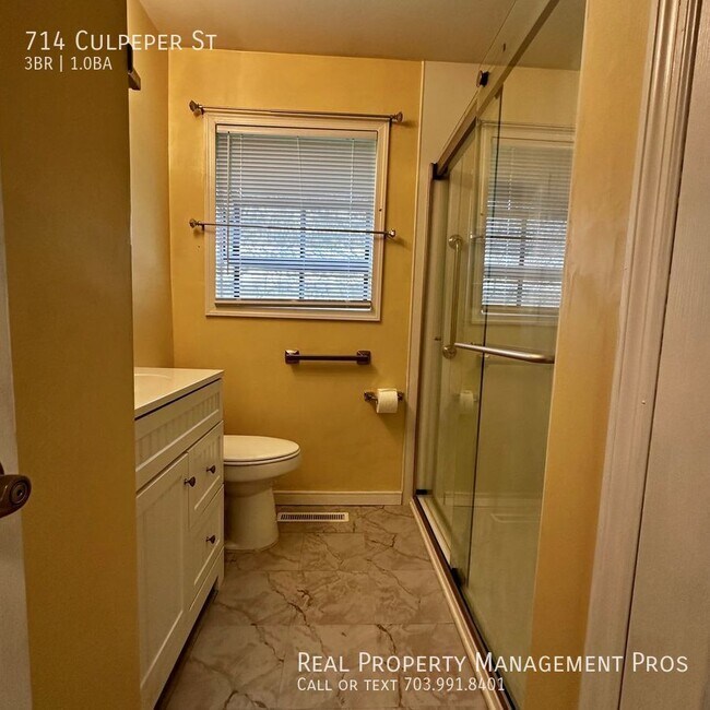 Building Photo - 714 Culpeper St