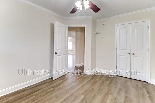 Building Photo - 902 Kiwi Ln