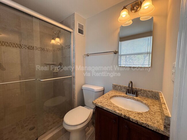 Building Photo - 104 Benedict Ln