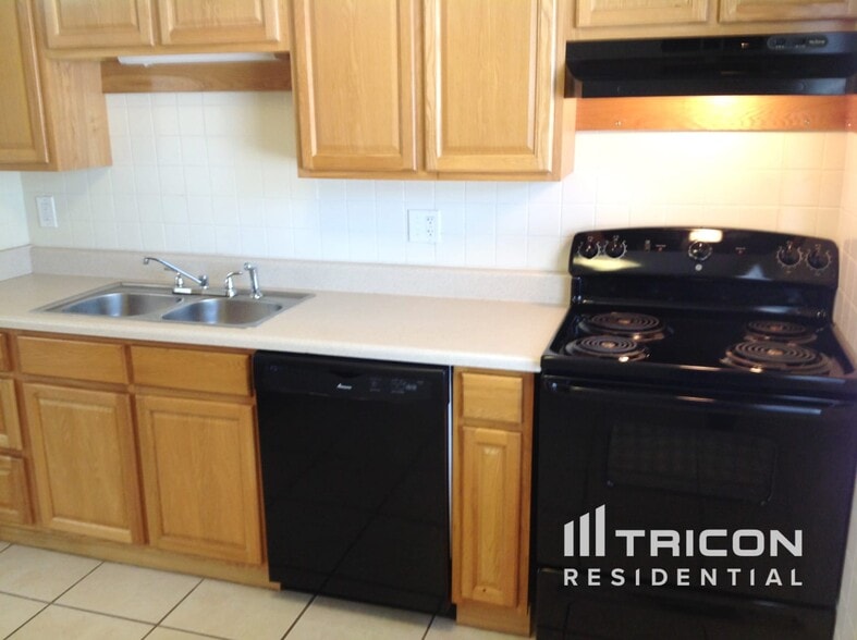 Building Photo - 7252 Riverbank Dr