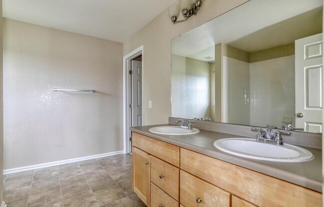 Building Photo - 17145 Waterhouse Cir