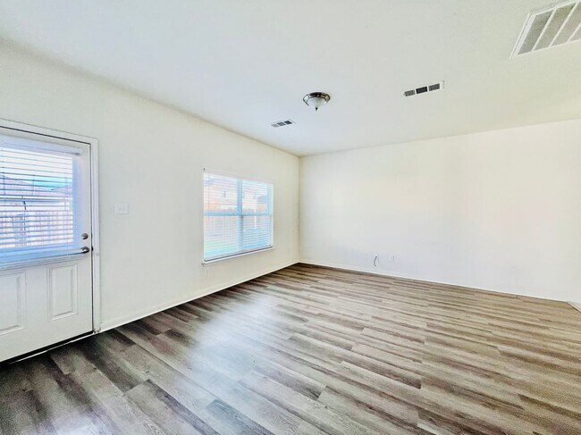 Building Photo - 6233 White Jade Dr