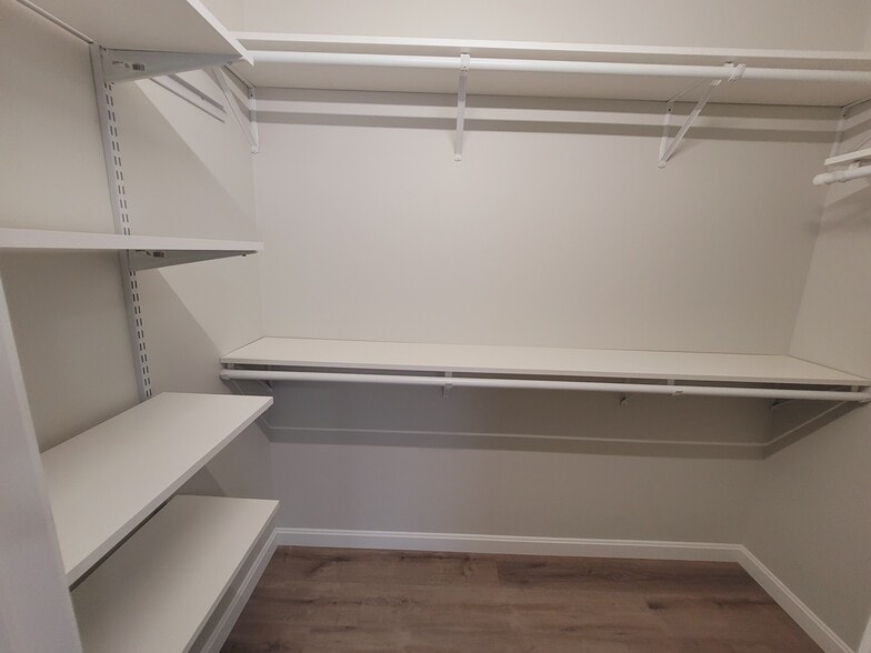 Building Photo - 8 Juniper Ln