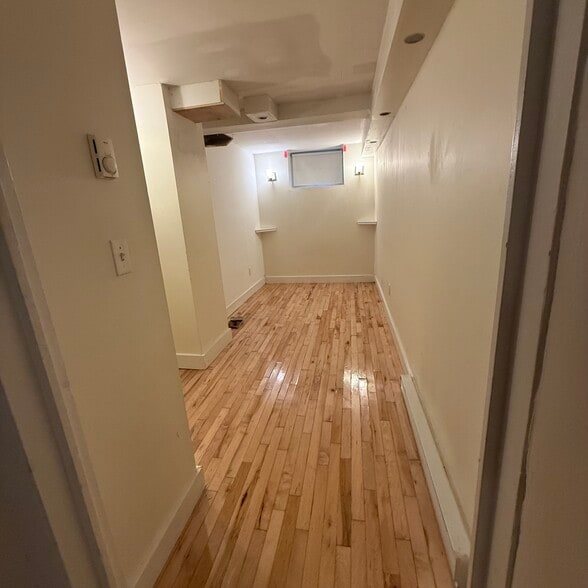 bedroom - 65 Pine St