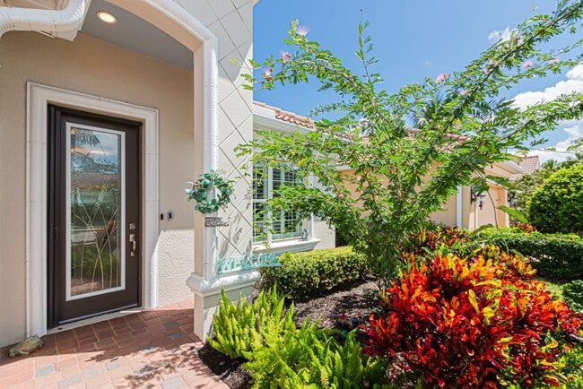 Building Photo - Seasonal or Annual Luxury Home With Pool in Reflection Lakes
