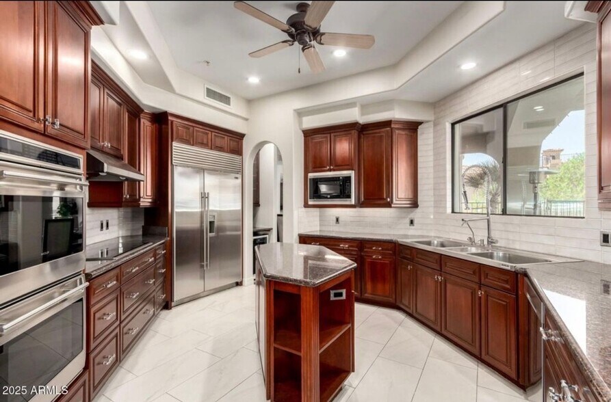 Building Photo - 8614 N 17th Pl