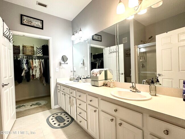 Building Photo - 11251 Campfield Dr