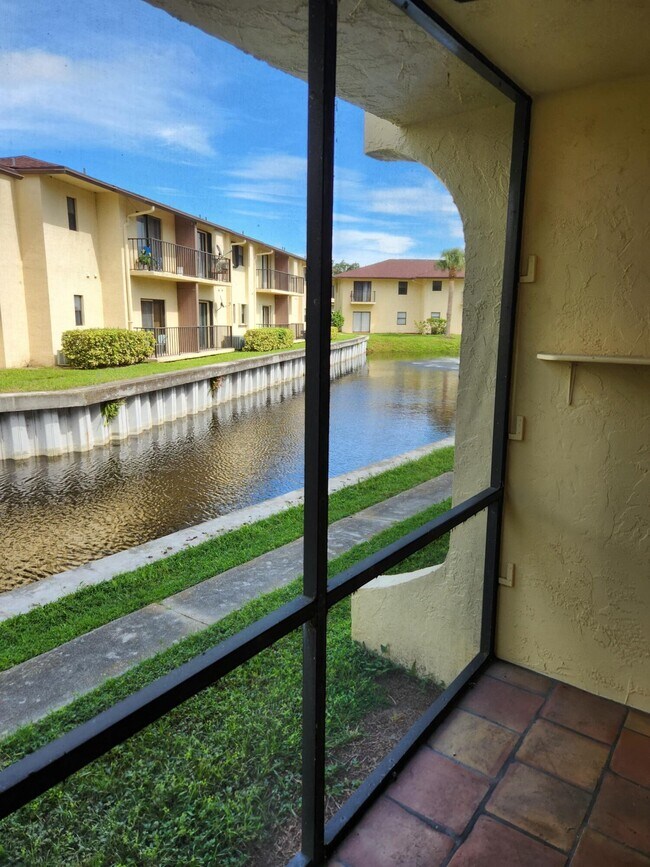 Building Photo - 2050 Oleander Blvd