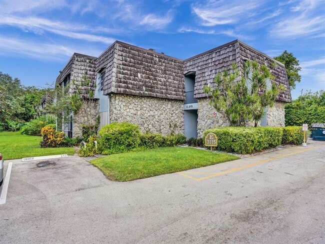 Building Photo - 3115 Oakland Shores Dr
