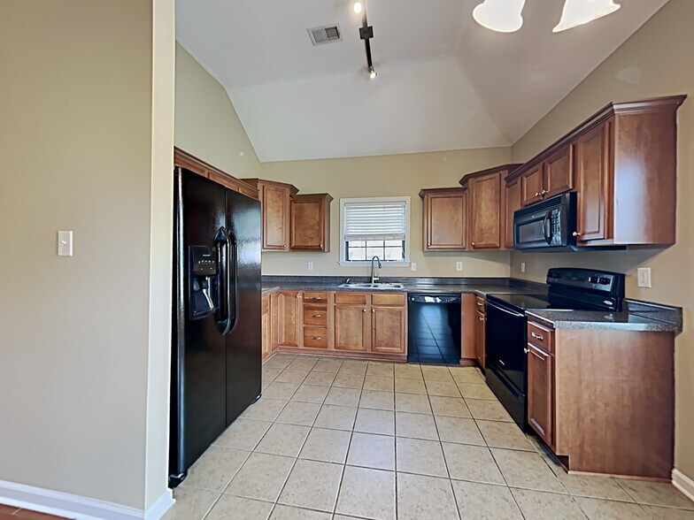 Building Photo - 30 Mossy Springs Cv