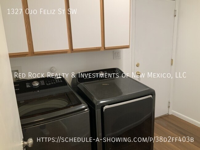 Building Photo - 1327 Ojo Feliz St SW