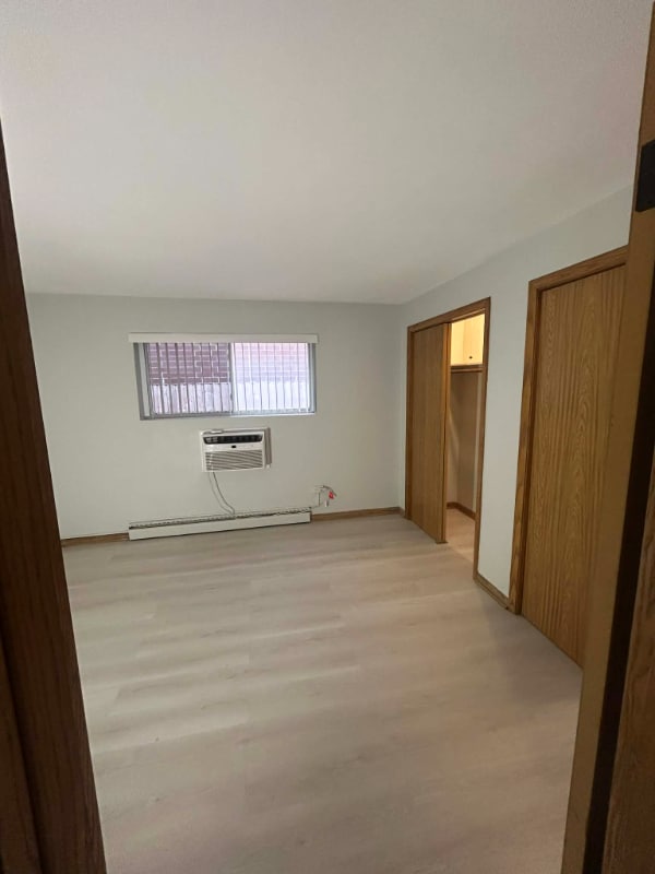 Building Photo - 4120 N California Ave