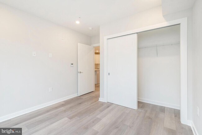 Building Photo - 3449 Scotts Ln