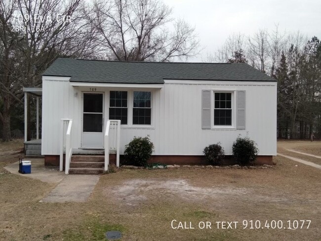 Building Photo - 709 Eva Cir