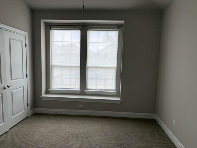 Building Photo - 141 Seminole Dr