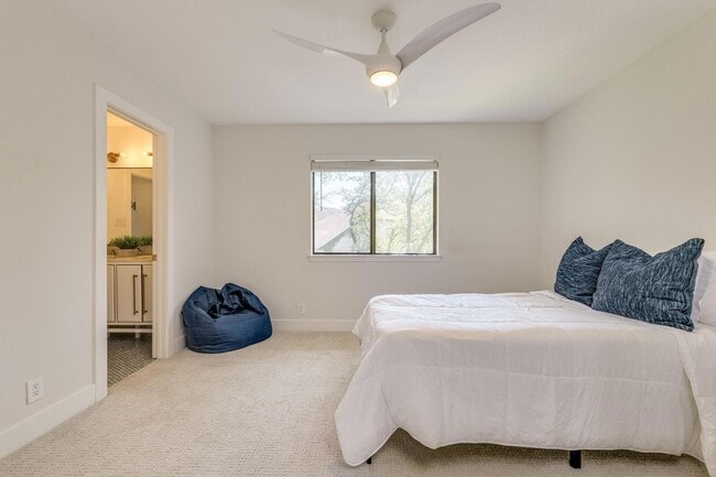 Building Photo - 3914 Latimer Dr