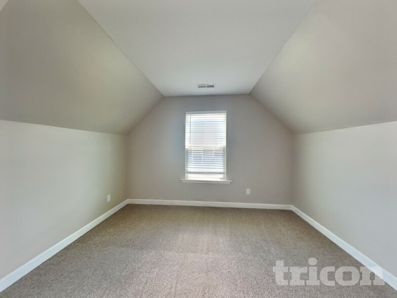 Building Photo - 120 Shore Pine Dr