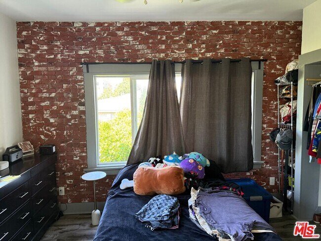 Building Photo - 316 N Bixel St