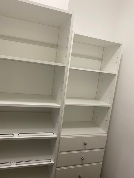 Building Photo - 6443 N Broad St