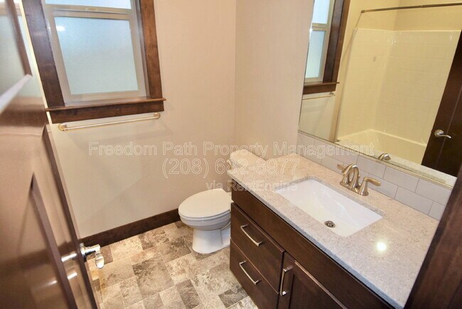 Building Photo - 7763 N Hibiscus Ln