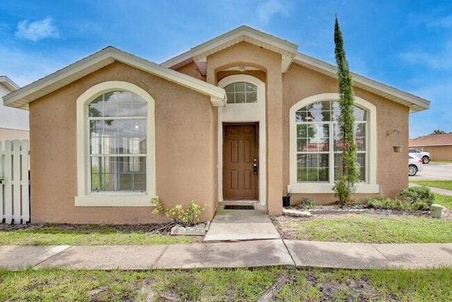 Primary Photo - Charming 3/2 Spacious Home Located in the ...