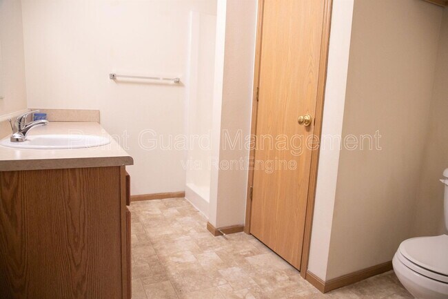 Building Photo - 1005 Ave K Ave