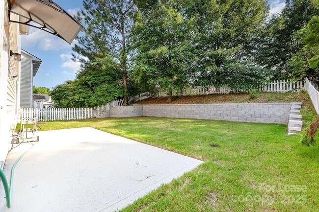 Building Photo - 9429 Ridgeforest Dr