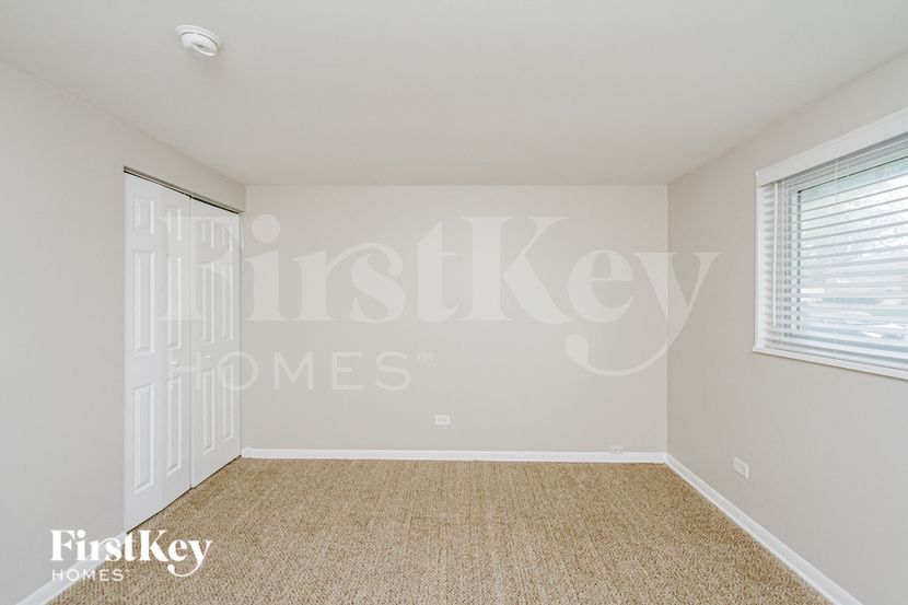 Building Photo - 171 Craig Dr W