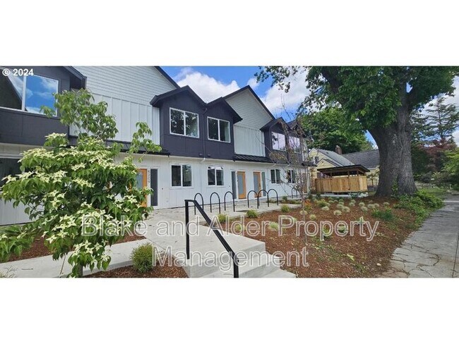 Building Photo - 5221 SE Boise St