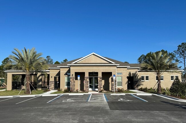 Building Photo - Fresh, new, and ready for you! Community POOL!
