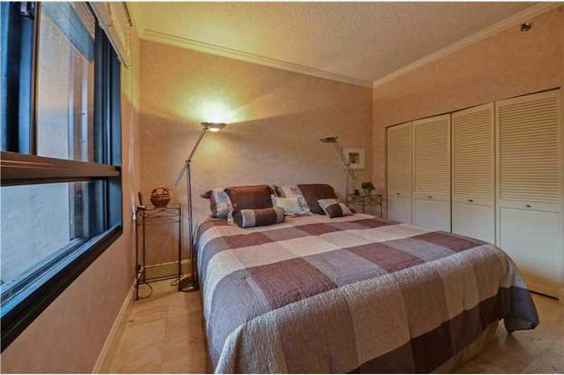 Building Photo - 251 Crandon Blvd