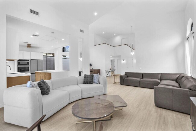 Building Photo - 6438 Via Rosa