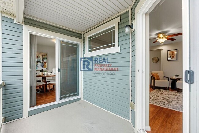 Building Photo - 2175 Coach House Loop