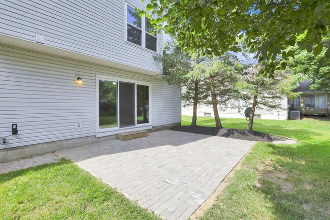 Building Photo - 933 Briaro St