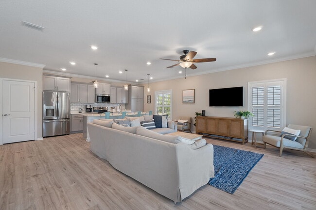 Building Photo - 6635 Carlinga Dr
