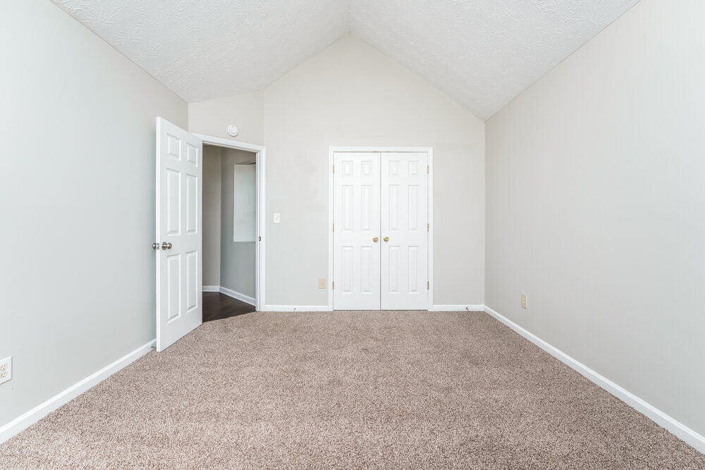 Building Photo - 920 Glen Oaks Ln